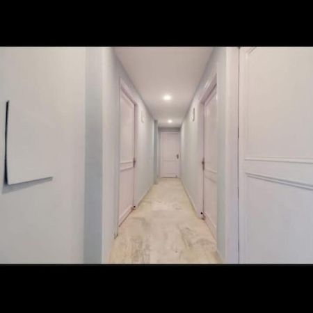 Hotel Day Night Inn 新德里 外观 照片