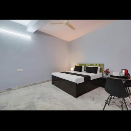 Hotel Day Night Inn 新德里 外观 照片